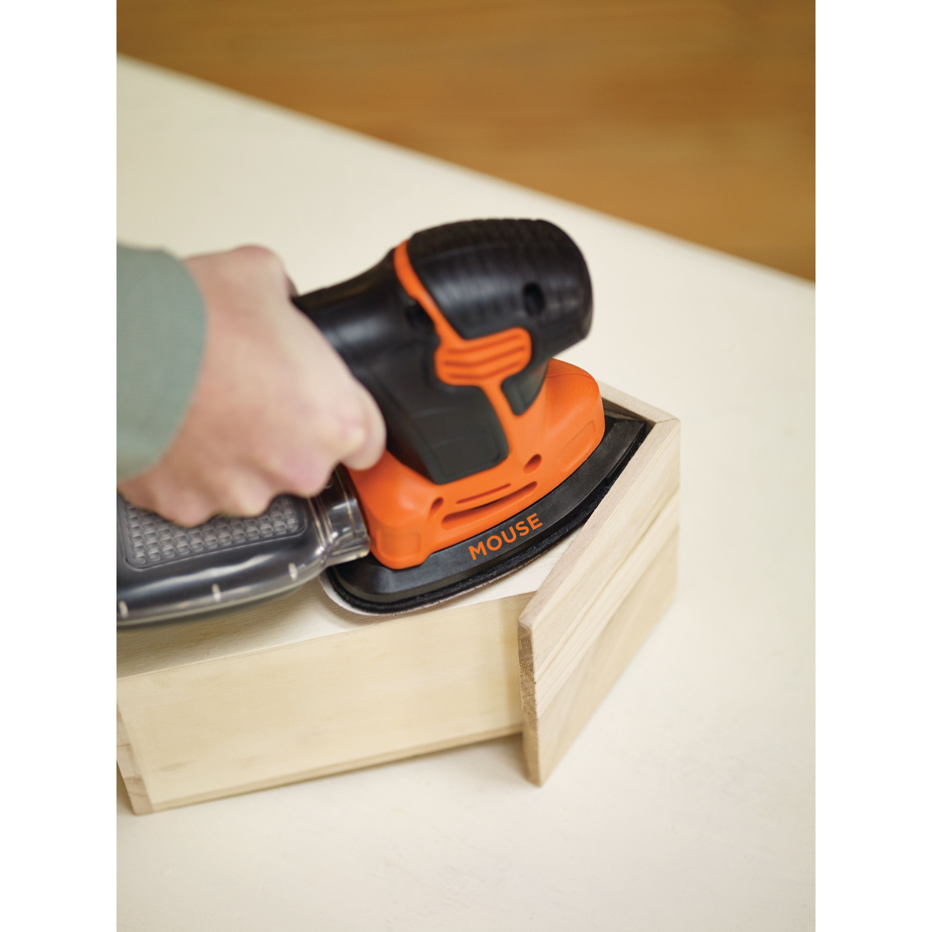 BLACK+DECKER Mouse Detail Sander, Compact with IRWIN QUICK-GRIP Clamps,  One-Handed, Mini Bar, 6-Inch, 4-Pack (BDEMS600 & 1964758) 
