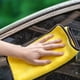 thumbnail image 4 of Toalla de terciopelo de fibra fina para lavado de coches | Doble cara, gruesa y absorbente | Paño de limpieza de microfibra amarillo para coches | Toalla de secado antirayaduras de 60 x 30 cm, 4 of 6