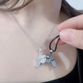 thumbnail image 2 of Collar con mando de juego magnético, colgante con asa de consola a juego para pareja, regalo de San Valentín para la amistad entre mejores amigos, 2 of 5