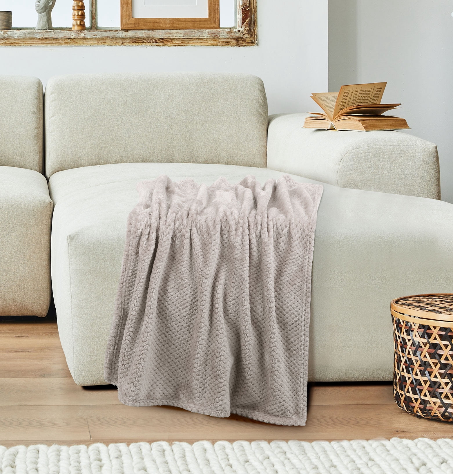 PiccoCasa Soft Microfiber Plush Flannel Blanket Luxury Bed Blanket, Camel Pet (30"x40")