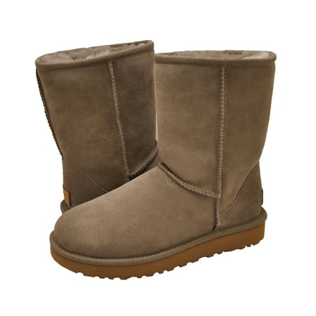 beige short uggs