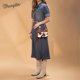 thumbnail image 2 of Monedero de mano con estampado de vaqueros Montana West Wrangler para mujer, 2 of 7