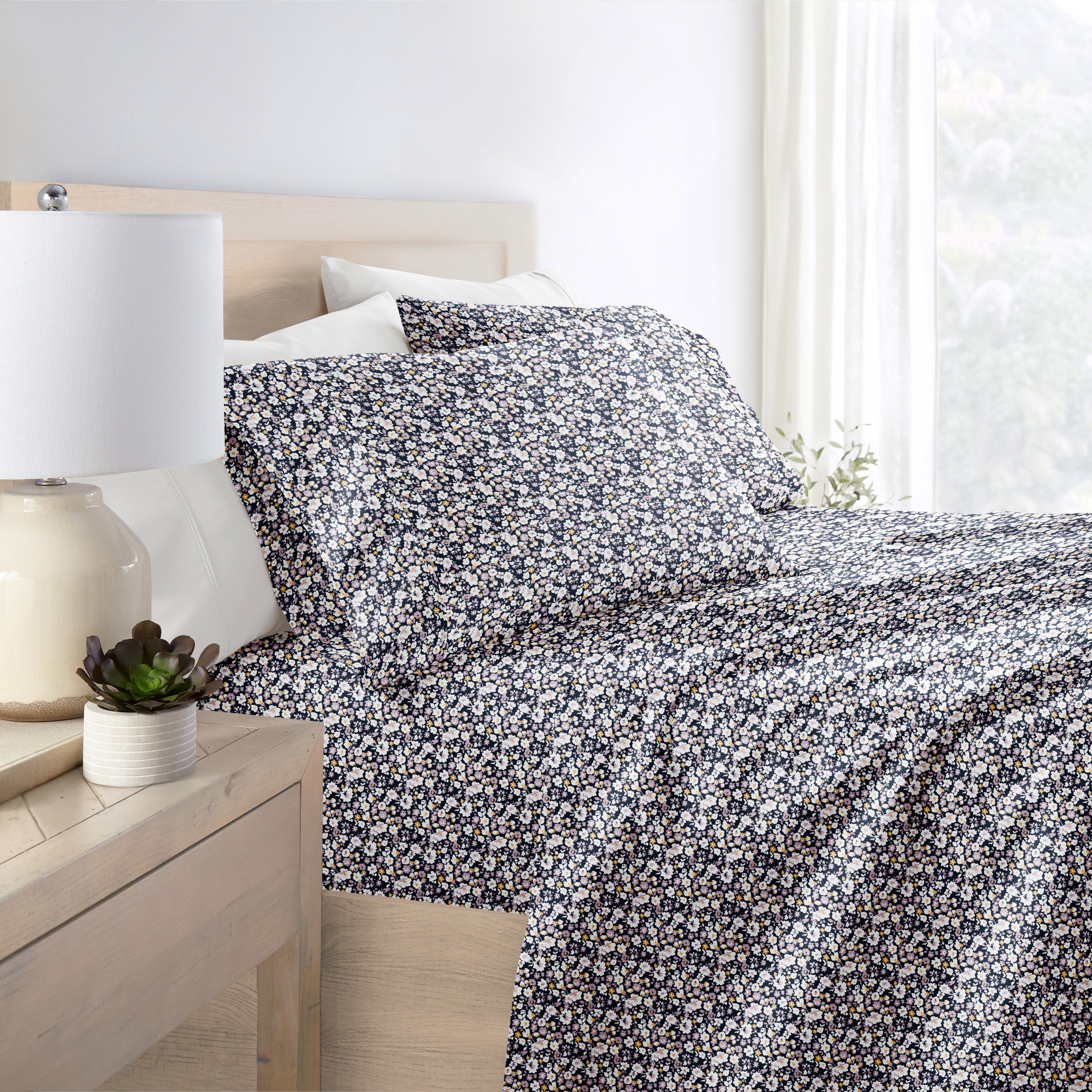 Noble Linens 4 Piece Pattern Microfiber Bed Sheets Set, Floral Dream Navy, Full