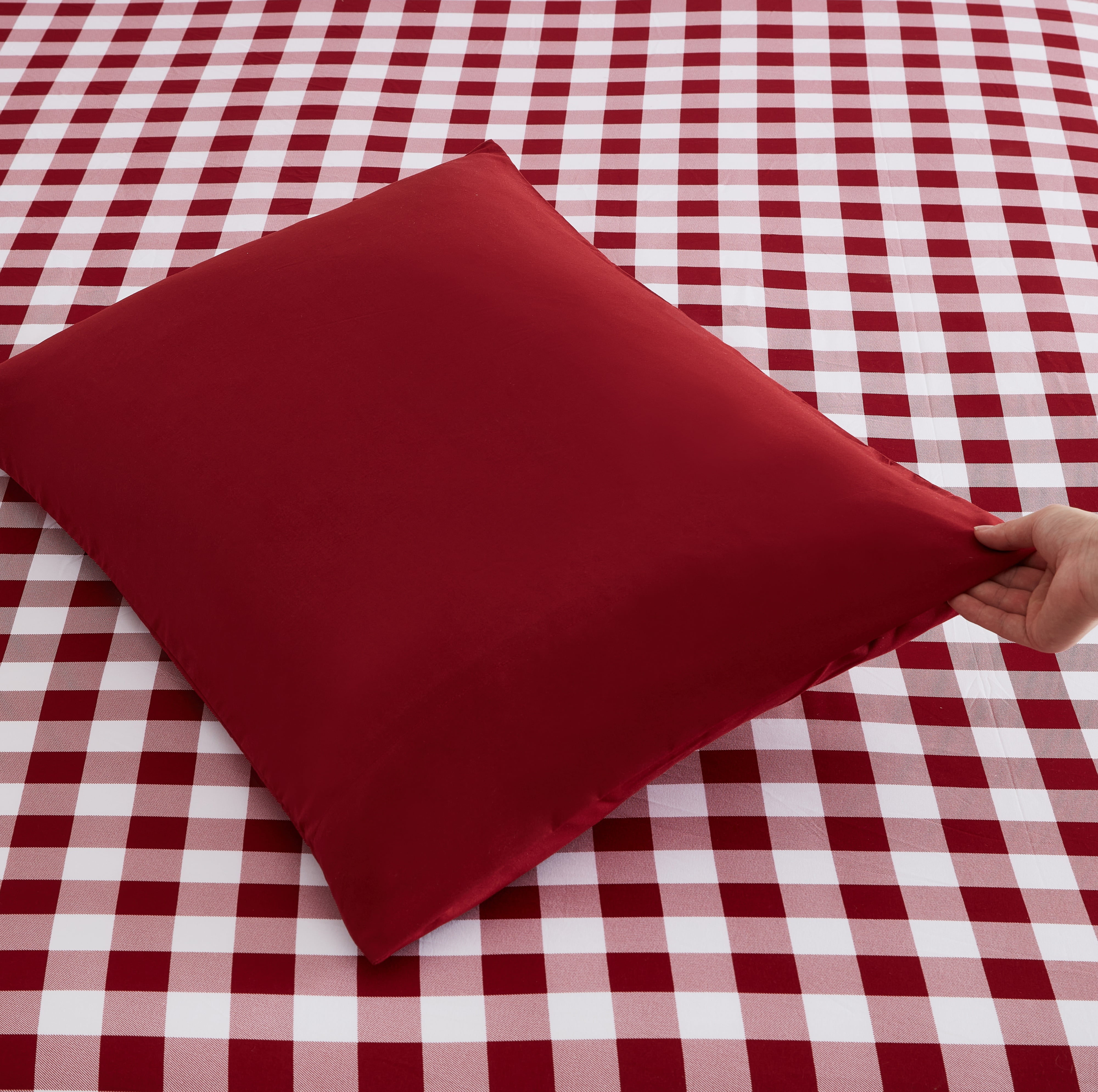Clara Clark Printed Twin Sheet Set - Shrinkage and Fade Resistant- 6 Piece Soft Deep Pocket Bed Sheets - 1 Fitted Sheet, 1 Flat Sheet, 1 Pillowcases and 1 Pillow Shams - Twin, Checker Red