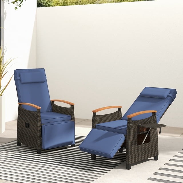 Costway Lot de 2 Fauteuils Inclinables de Patio en Osier avec Dossier et Repose-Pieds Réglables, Table d'Appoint Rabattable, Bleu Marine