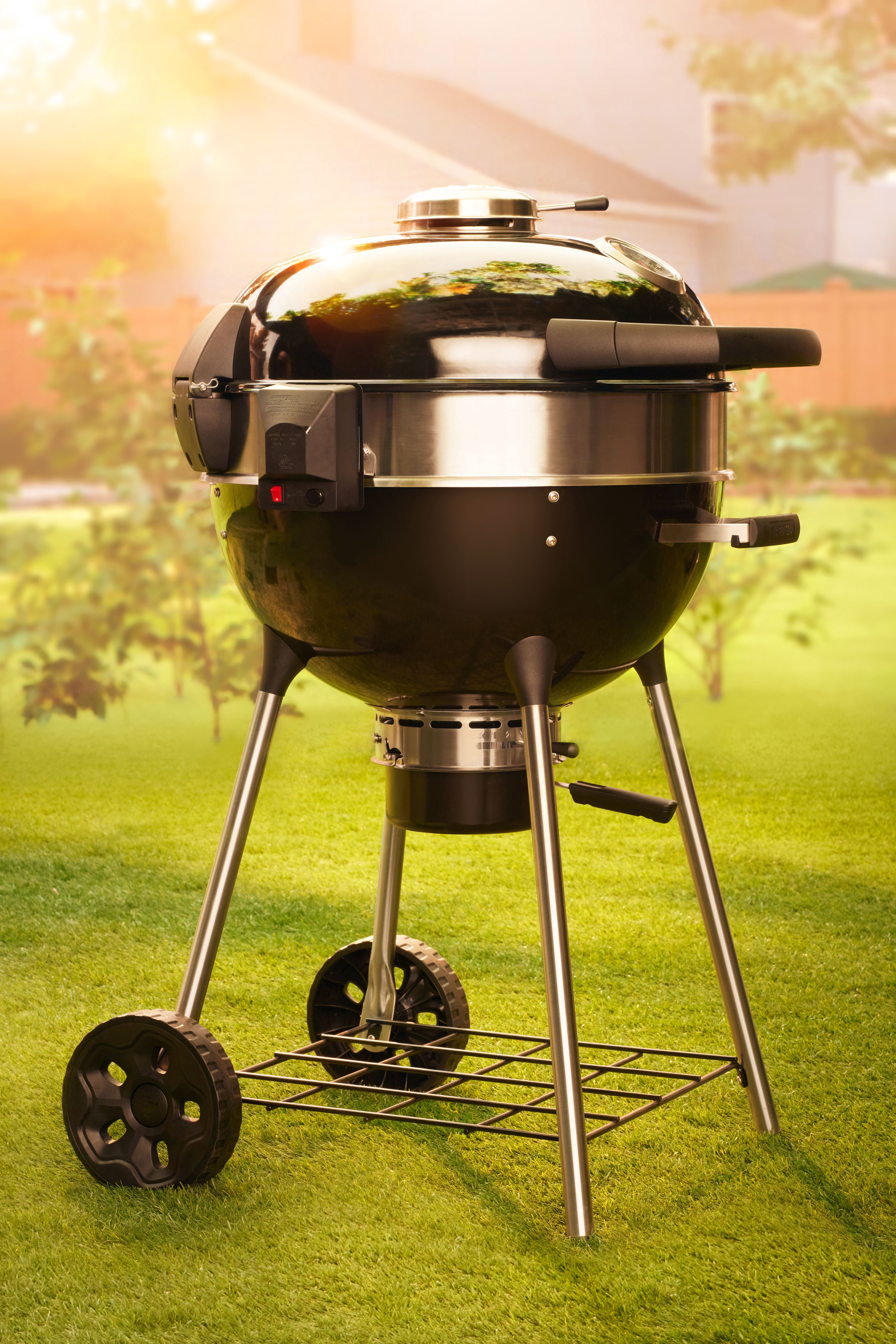 Napoleon 22 in. PRO22 Kettle Charcoal Grill in Black
