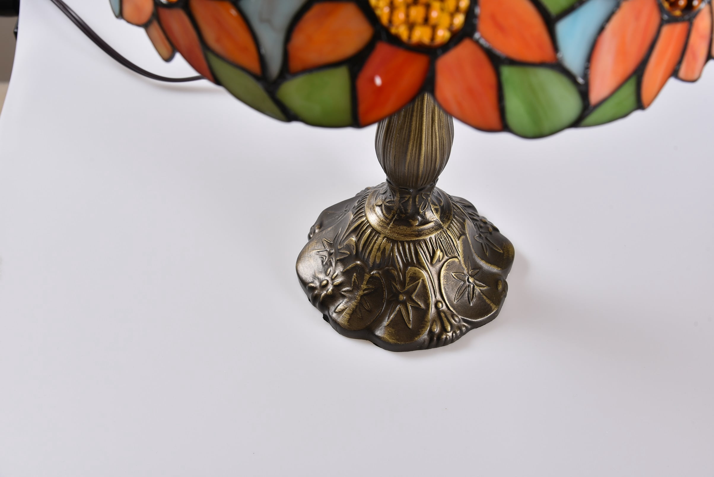 Orinova Tiffany Style Table Lamp Rose Bedside Desk LED Lamp Shades Bedroom Stained-Glass 18.1'' H Multi-Color