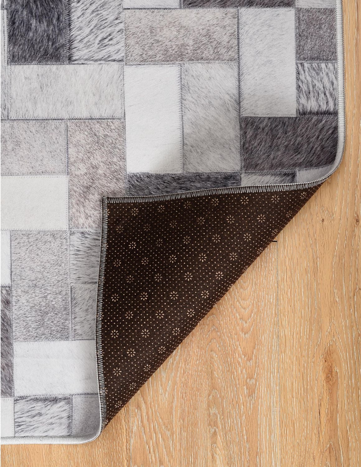 Laredo Burke Grey & Ivory 5' x 7' Area Rug