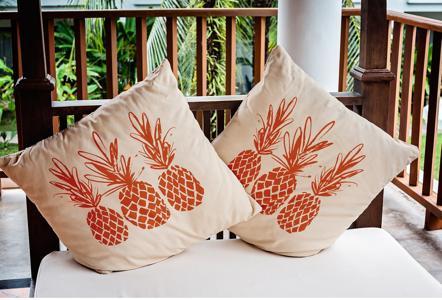 Simply Daisy 20" x 20" Pineapples Indoor/Outdoor Polyester Throw Pillow, Sienna