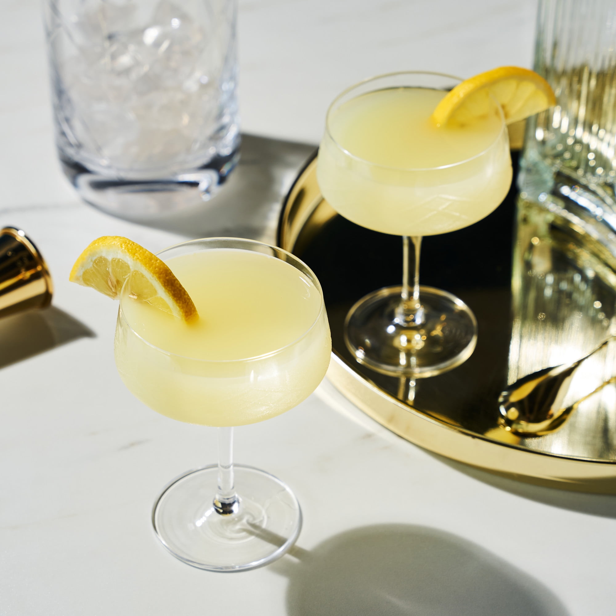 Viski Admirl Stemmed Cocktail Glasses, Vintage Drinkware  Perfect for Gin & Tonic, Spritz, and Manhattans, Crystal Glassware, Set of  2, 9oz: Martini Glasses