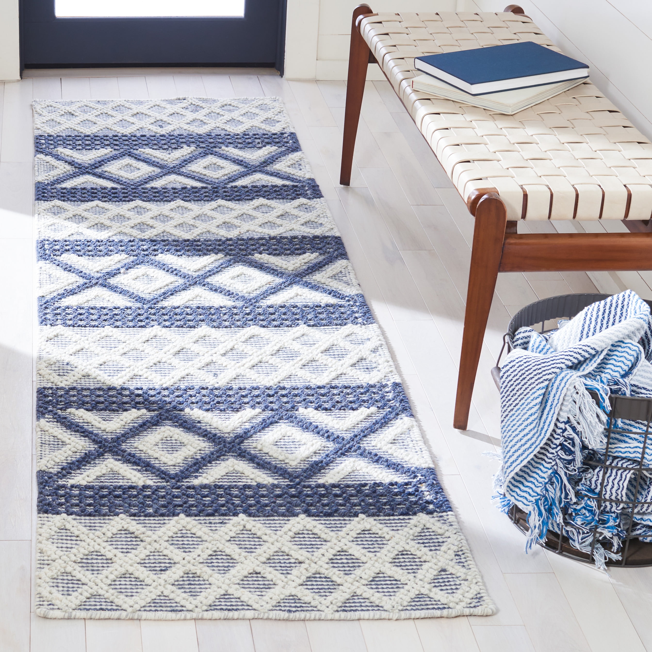 SAFAVIEH Vermont Chelsea Striped Runner, 2'3" x 8', Ivory/Blue