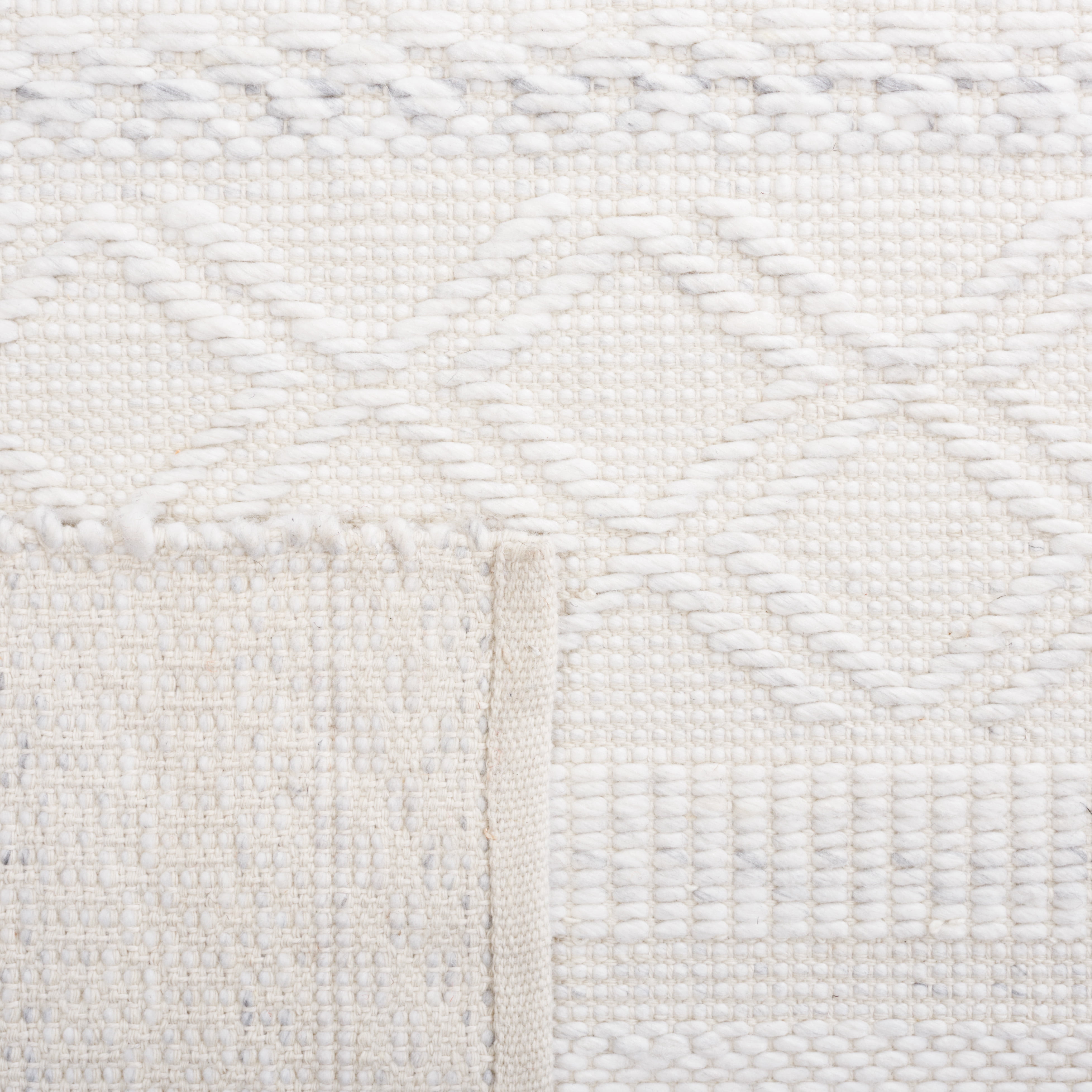 SAFAVIEH Natura Felicity Geometric Polyester Area Rug, Ivory, 5' x 8'