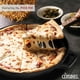thumbnail image 4 of Juego de utensilios de cocina de hierro fundido Cuisinel - Kit de 9 piezas precuradas: Sartén de 25 cm y 30 cm + Tapas de vidrio + Bandeja para pizza + Organizador de bandejas + Fundas de silicona par, 4 of 5