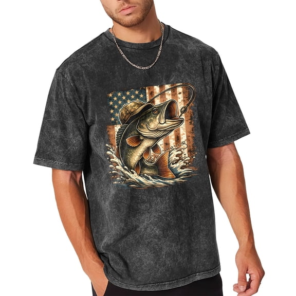 Men's Acid Wash Bass Fishing American Flag Graphic T-Shirt, Vintage Black Short Sleeve Crewneck Casual Tee for Patriotic Outdoor Anglers, S-3XL