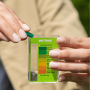 Jonathan Green Soil pH Test Kit for Lawns with Color Chart, Contains 10 Tests - Provides Results in Just 10 Minutes