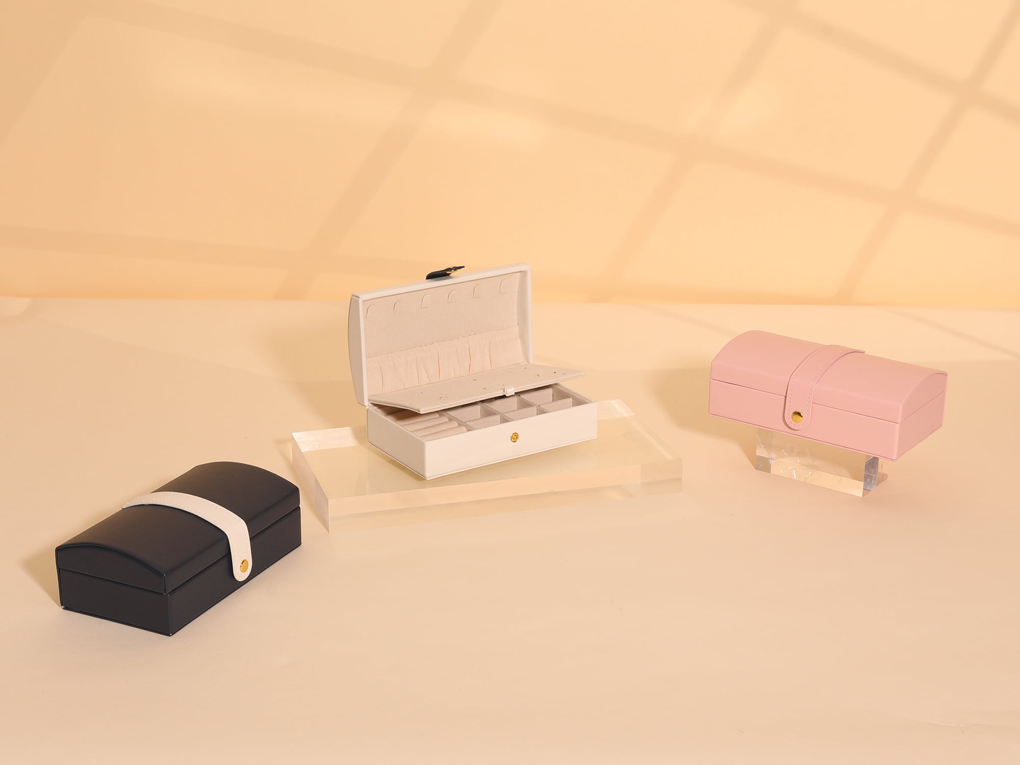 Unique Bargains Jewelry Box Small Portable PU Leather Jewelry Organizer Case Storage White