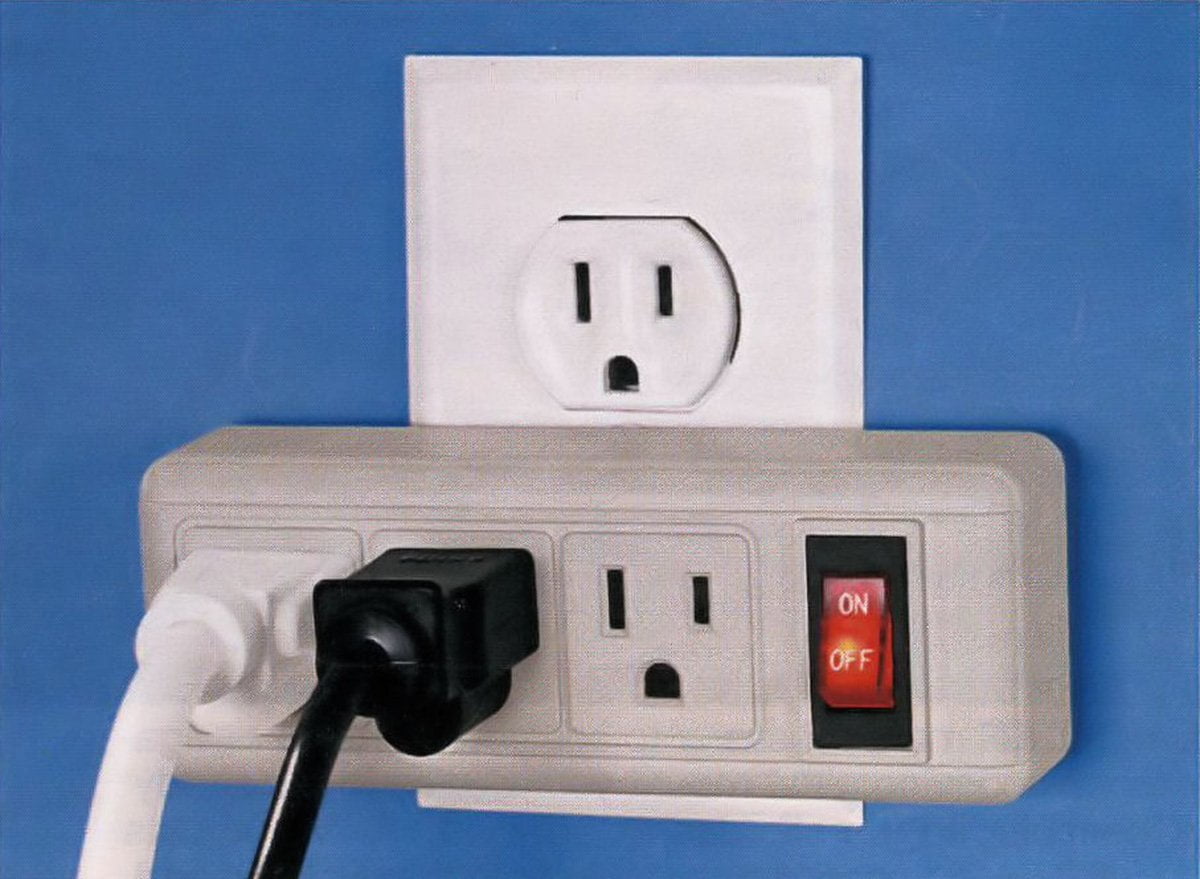 TRIPLE PLUG IN CORD SWITCH WITH SAFETY, Eliminates the need to unplug