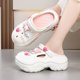 thumbnail image 1 of Zapatos de mujer con suela gruesa y agujeros crecientes, bonitos accesorios de dibujos animados para verano, zapatillas con agujeros, sandalias de playa antideslizantes, para uso exterior, 1 of 5
