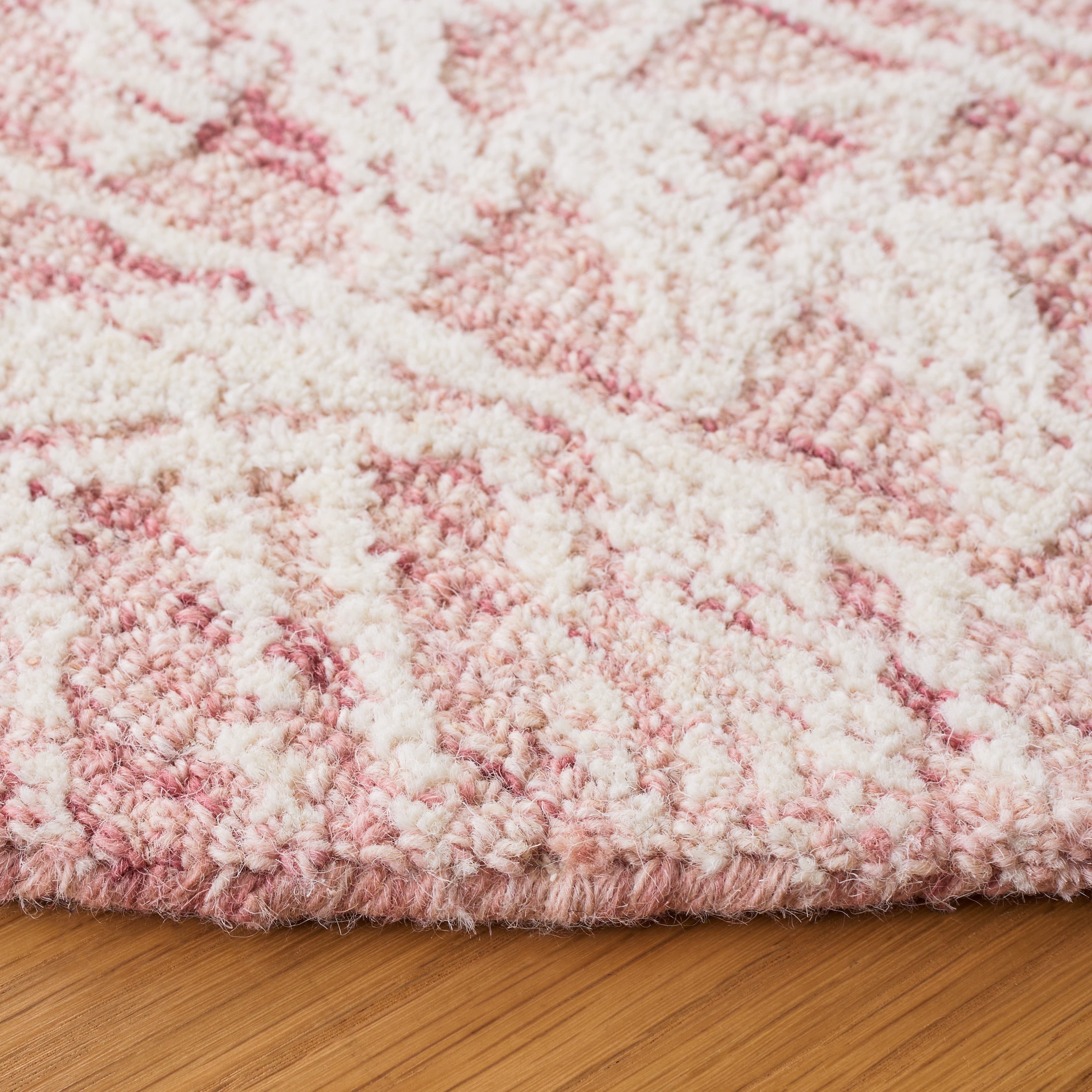 Safavieh Metro Daria Medallion Area Rug, Dark Pink/Ivory, 6' x 6' Round
