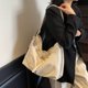 thumbnail image 4 of Bolso de viaje de gran capacidad para mujer, nuevo estilo 2025, bolso de hombro sencillo y versátil de alta gama, bolso de mensajero de clase estudiantil, 4 of 5