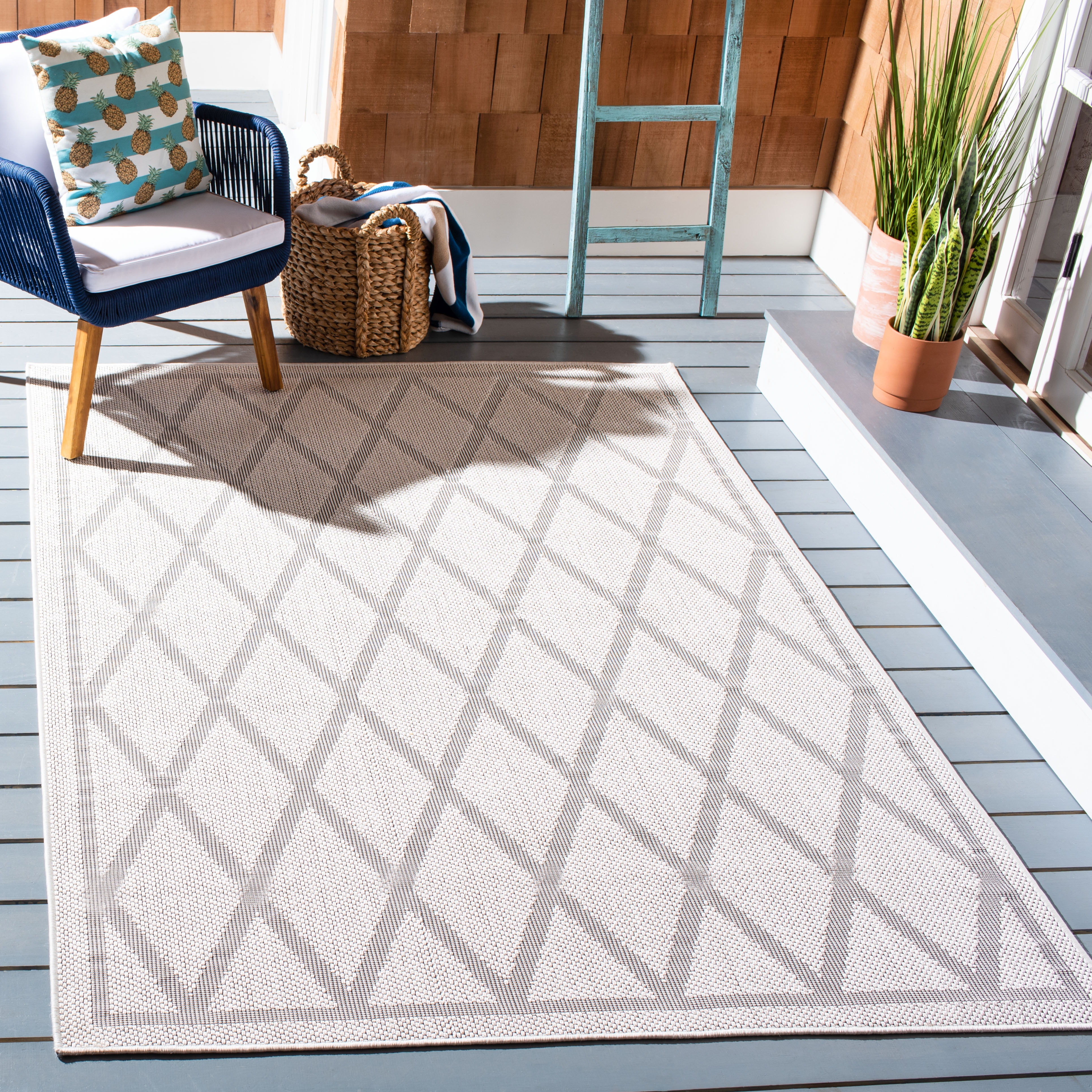SAFAVIEH Machine Washable Rug Indoor/Outdoor Bermuda Collection - Indoor Outdoor BMU805A Bermuda Ivory / Light Grey Rug