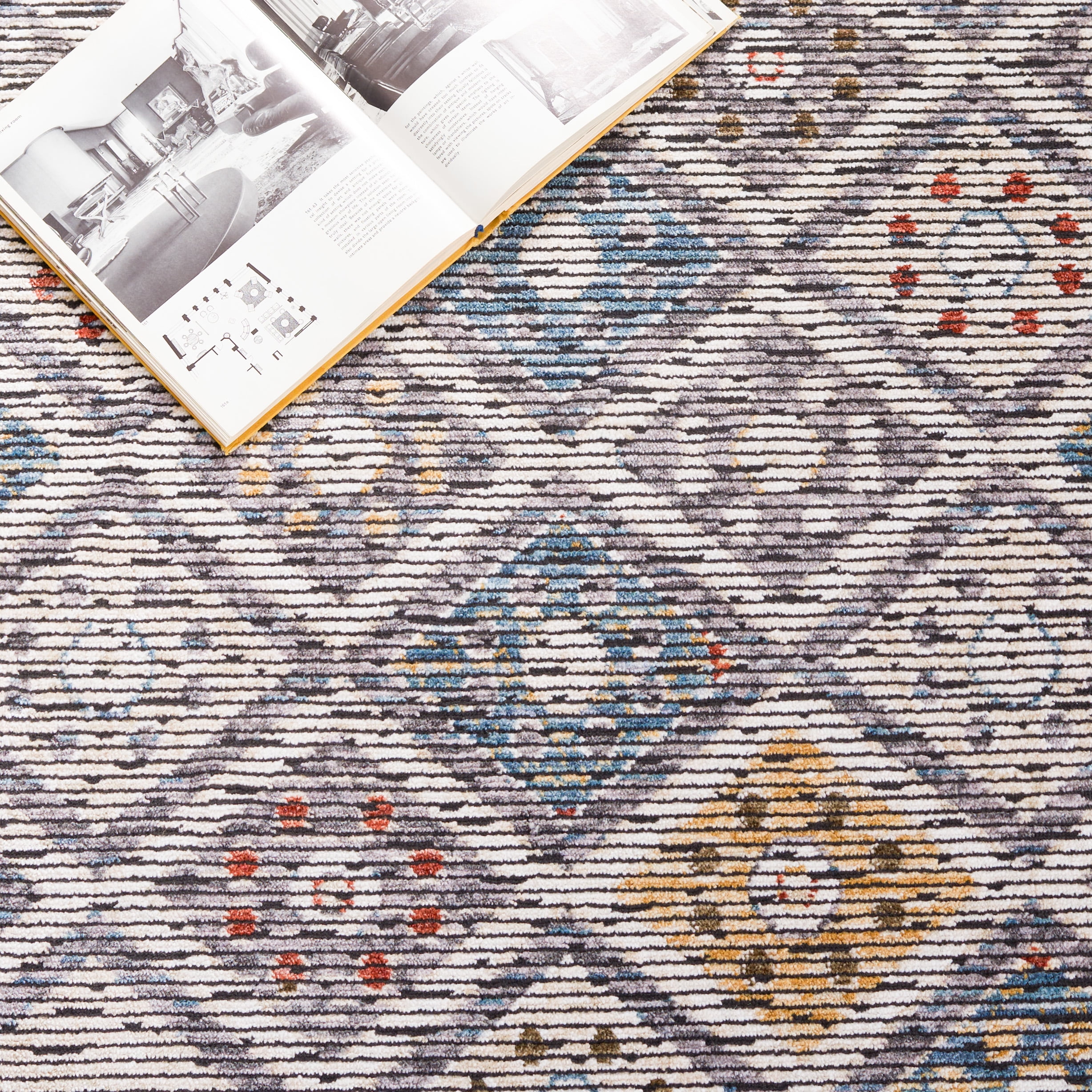 SAFAVIEH Sierra Jonette Geometric Area Rug, Ivory/Grey, 9' x 12'