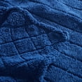 thumbnail image 2 of Couverture sherpa surdimensionnée certifiée Coleman, 2 of 3