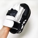 thumbnail image 5 of Soidarity Boxing Strike Curved Thai Pad MMA Pads Focus Muay Mitts Thai Accesorios para máquinas de ejercicios Blanco negro, 5 of 6