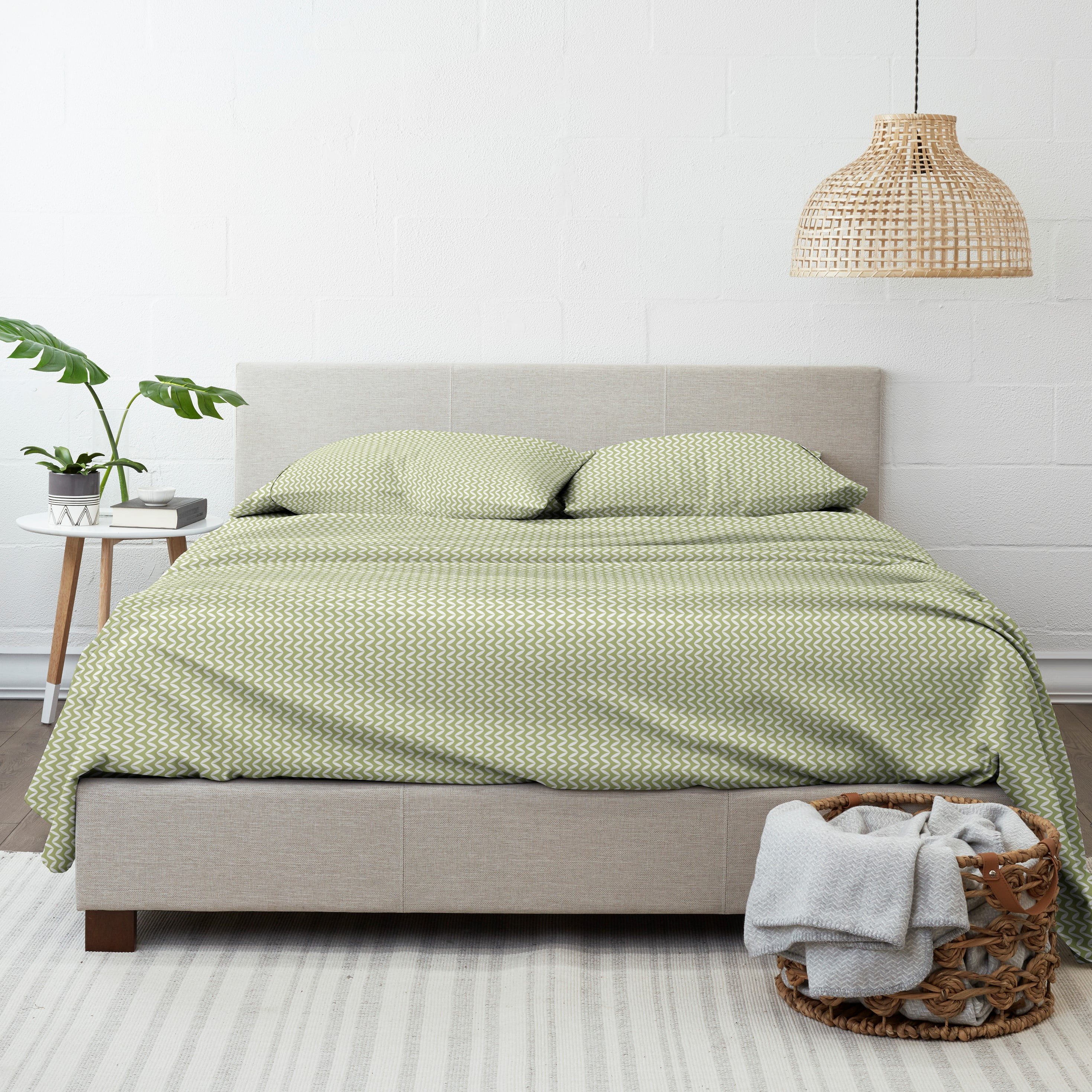 Noble Linens 4 Piece Pattern Microfiber Bed Sheets Set, Sage Puffed Chevron, California King