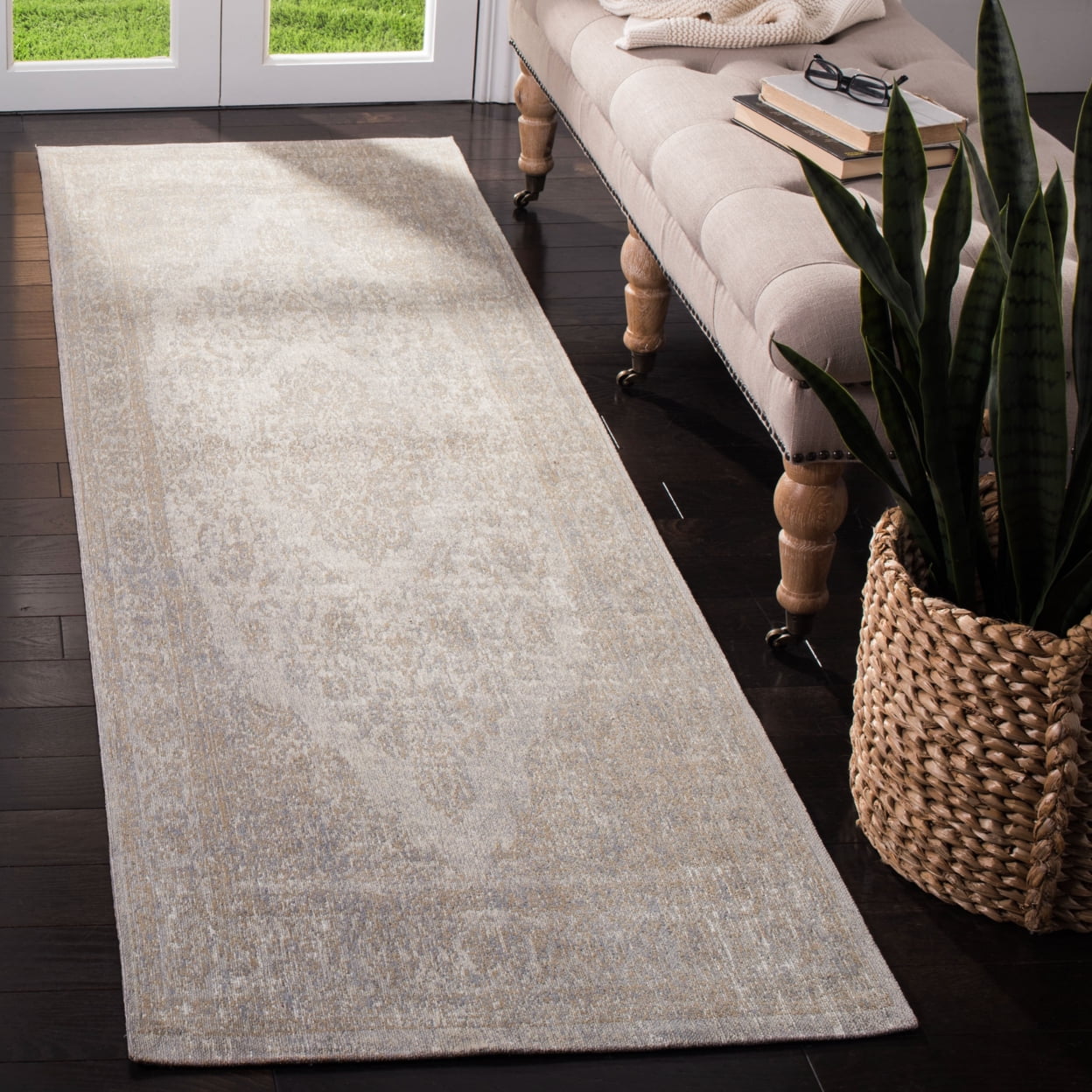 SAFAVIEH Classic Vintage Ivonette Overdyed Border Cotton Area Rug, Beige, 9' x 12'