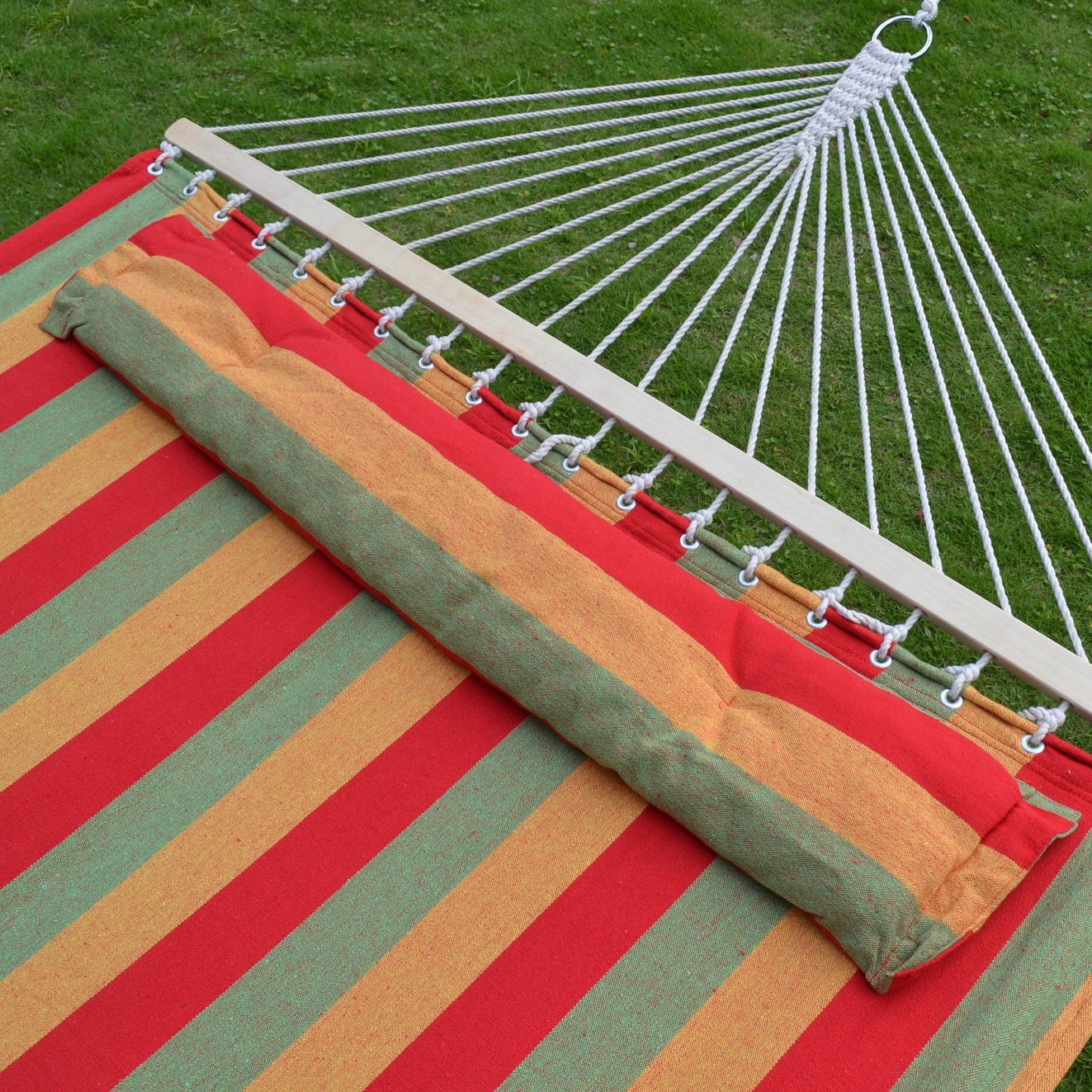 SUNRISEUMBRELLA Quilted Hammock with Pillow Heavy Duty Double Hammock with Spreader Bar, Quilted Fabric Hammocks Outside Hammock for Outdoor Garden Balcony, 330 Pound Capacity