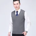 thumbnail image 3 of Suéteres de punto de negocios para hombres Chaleco rojo Cuello en V Ropa de hombre Chaleco sin mangas Negro Elegante Invierno 2024 Nuevo en Y2k Vintage, 3 of 4