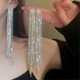 thumbnail image 3 of par de pendientes colgantes para mujer con incrustaciones de diamantes de imitación brillantes, pendientes de borlas de cristal sintético para fiestas, banquetes, orejas----G--Código de producto 81306, 3 of 4
