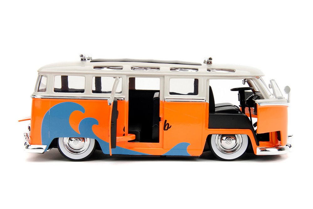 JadaTOYS　1962　1963　VOLKS WAGEN BUS　1/24 1962 Volkswagen Bus w/ Roof Rack and Surfboard, Orange