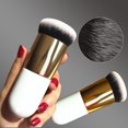 thumbnail image 3 of Brocha de Maquillaje Brillar Kabuki Cabeza Redonda Grande, 3 of 3
