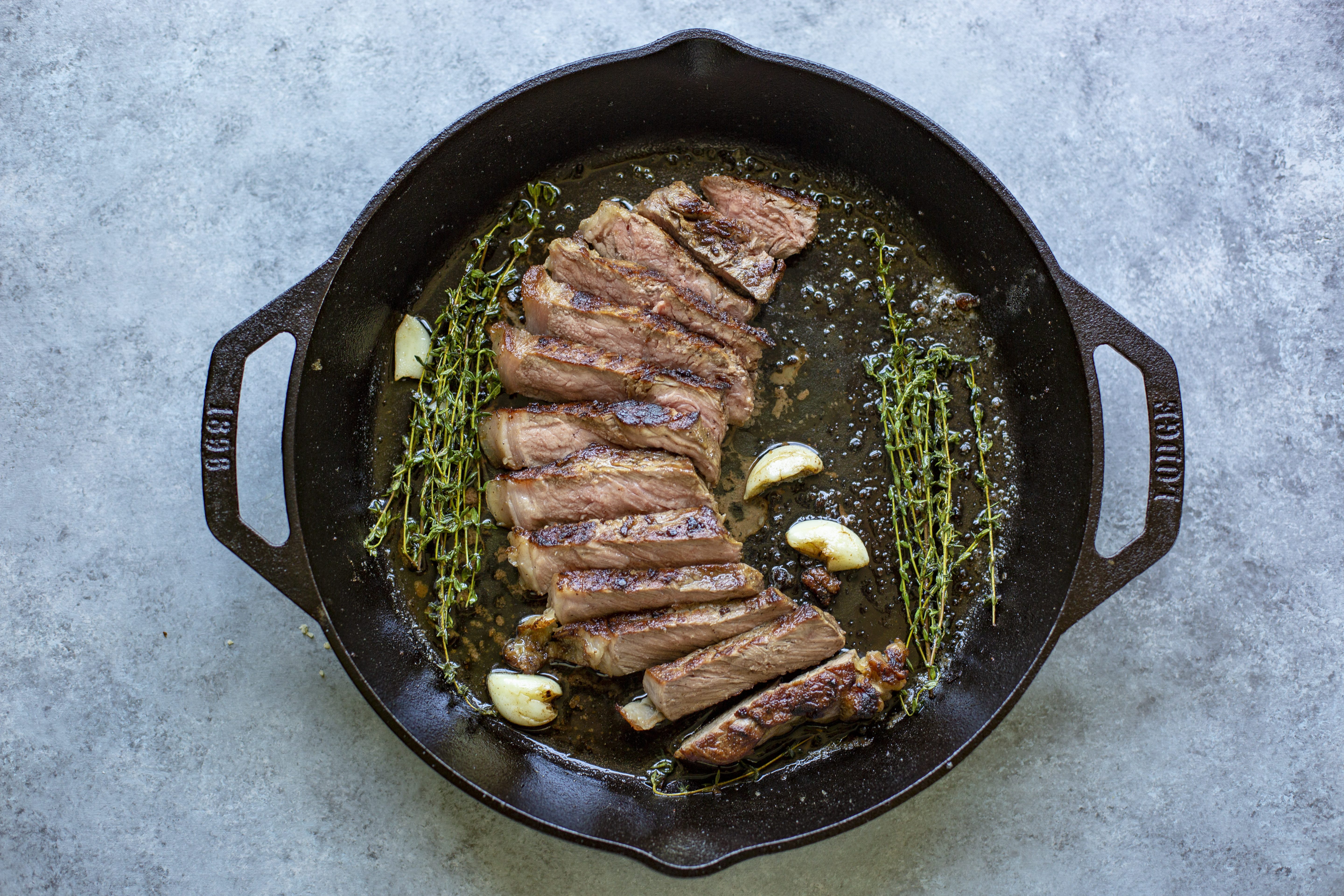 Lodge 12-Inch Cast Iron Seasoned Dual Handle Skillet photo 5