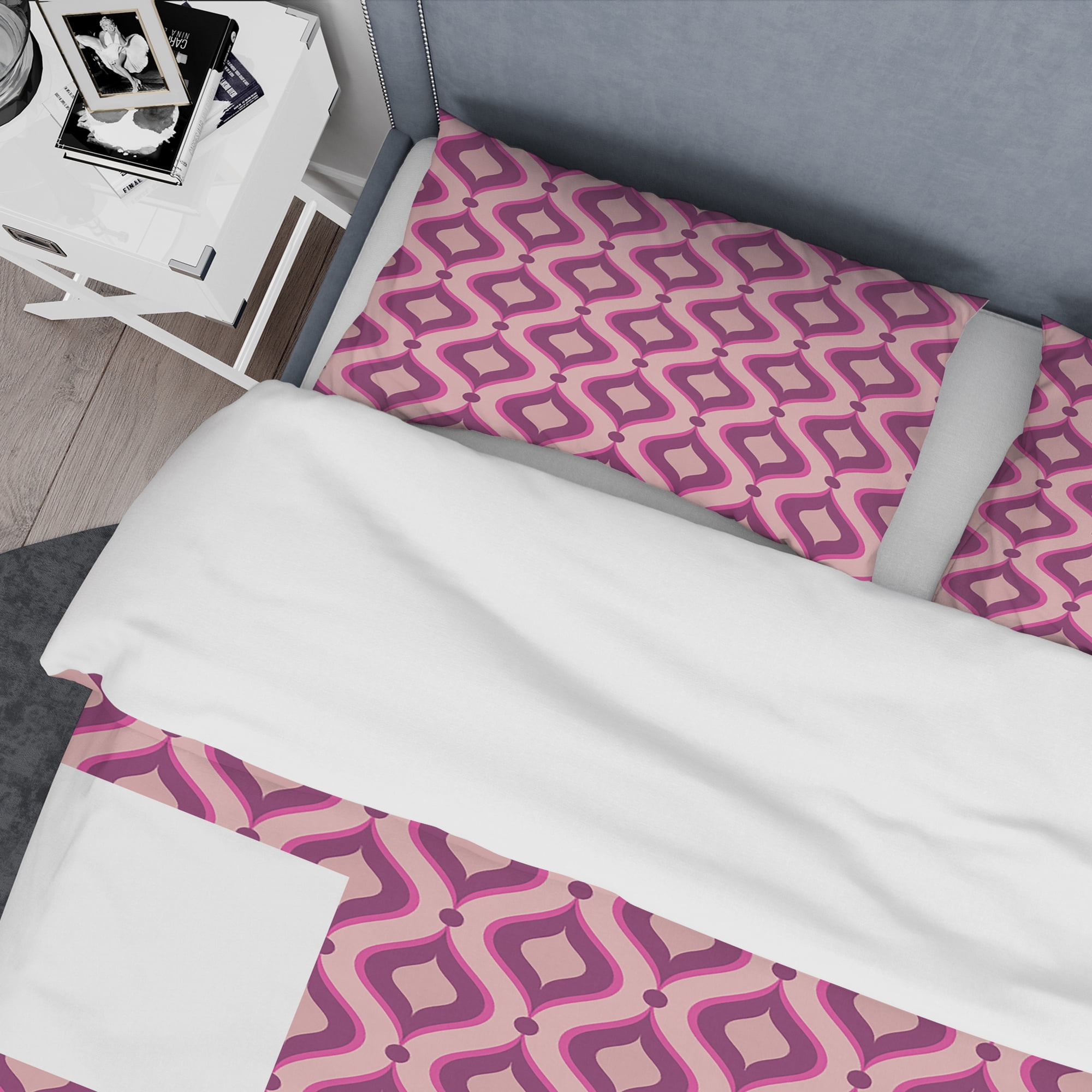 Designart 'Abstract Retro Geometrical Design IV' Mid-Century Modern Duvet Cover Set