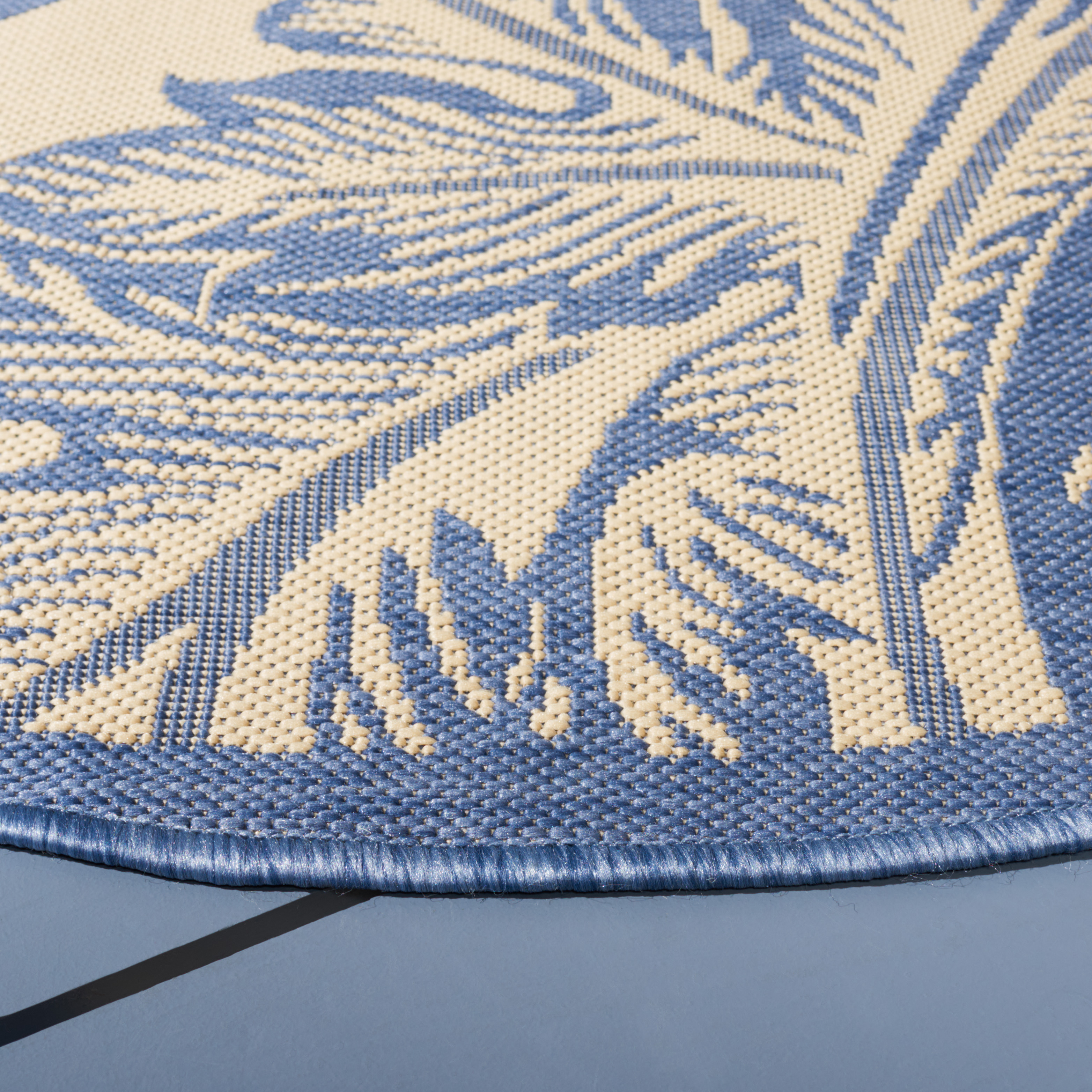 Safavieh Courtyard Connie Floral Indoor/Outdoor Area Rug, Natural/Blue, 5'3" x 5'3" Round
