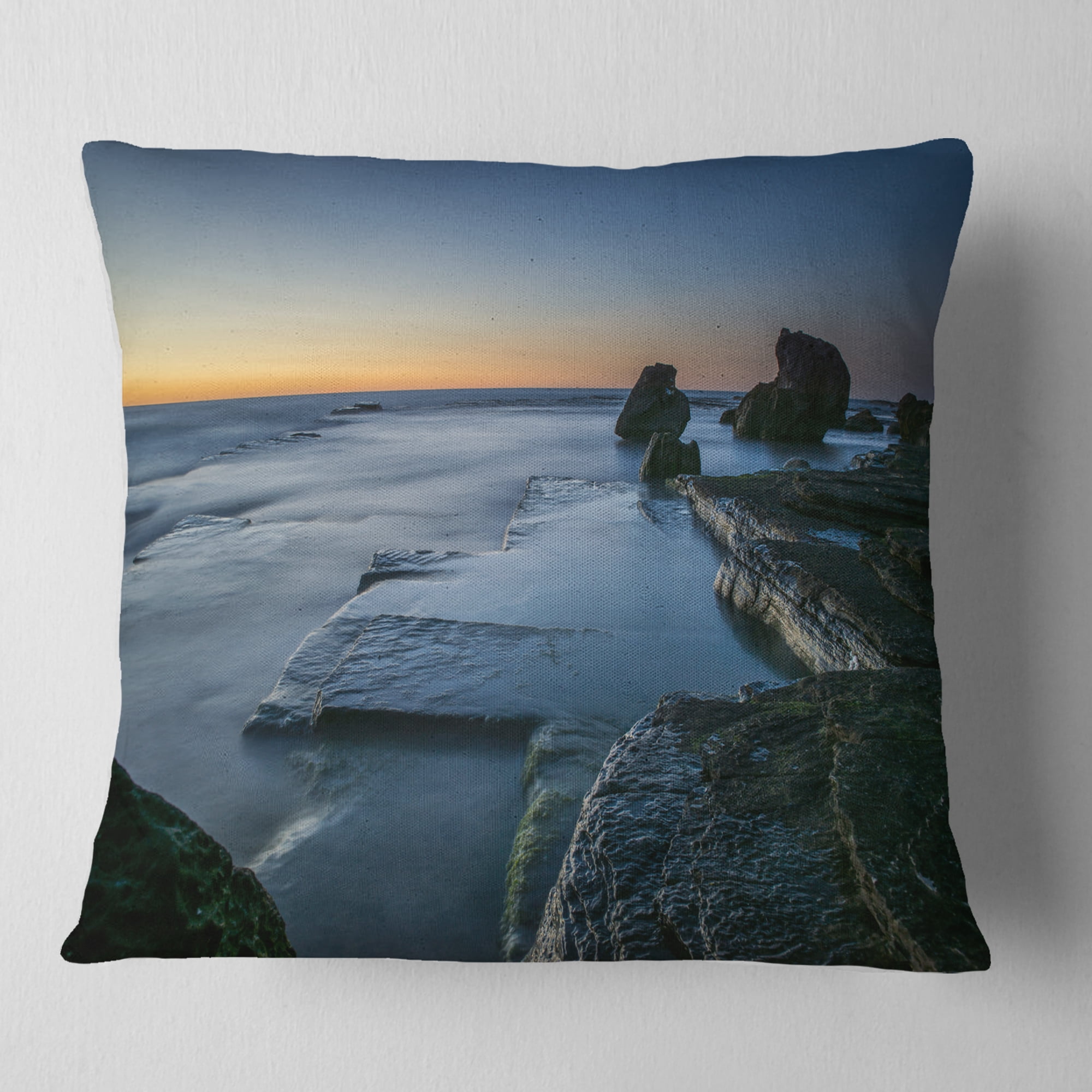 Designart Sunrise at Sydney Seashore - Seascape Throw Pillow - 18x18