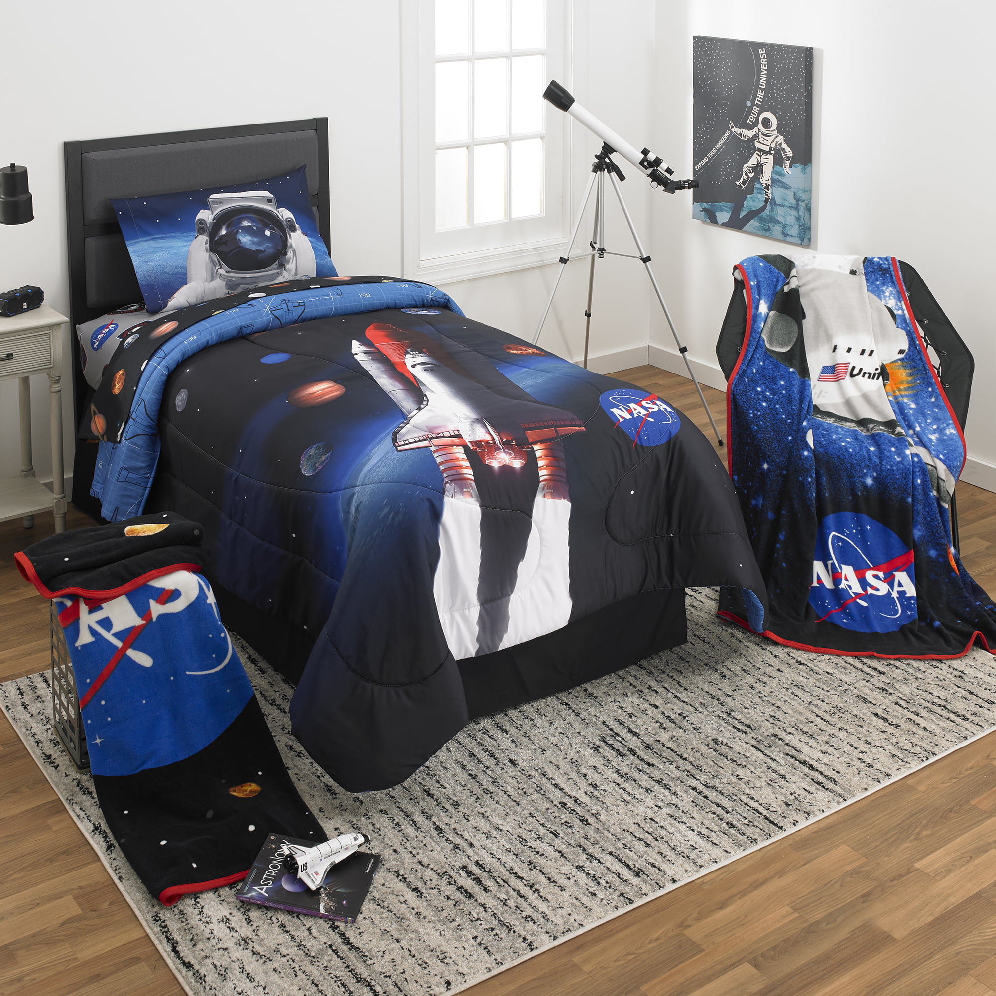 NASA 2-Piece Reversible Comforter Set Twin/Full NEW Space Shuttle Planets 