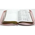 thumbnail image 4 of Santa Biblia RVR60 Rosa Flores Imitación piel 12 puntos, 4 of 5