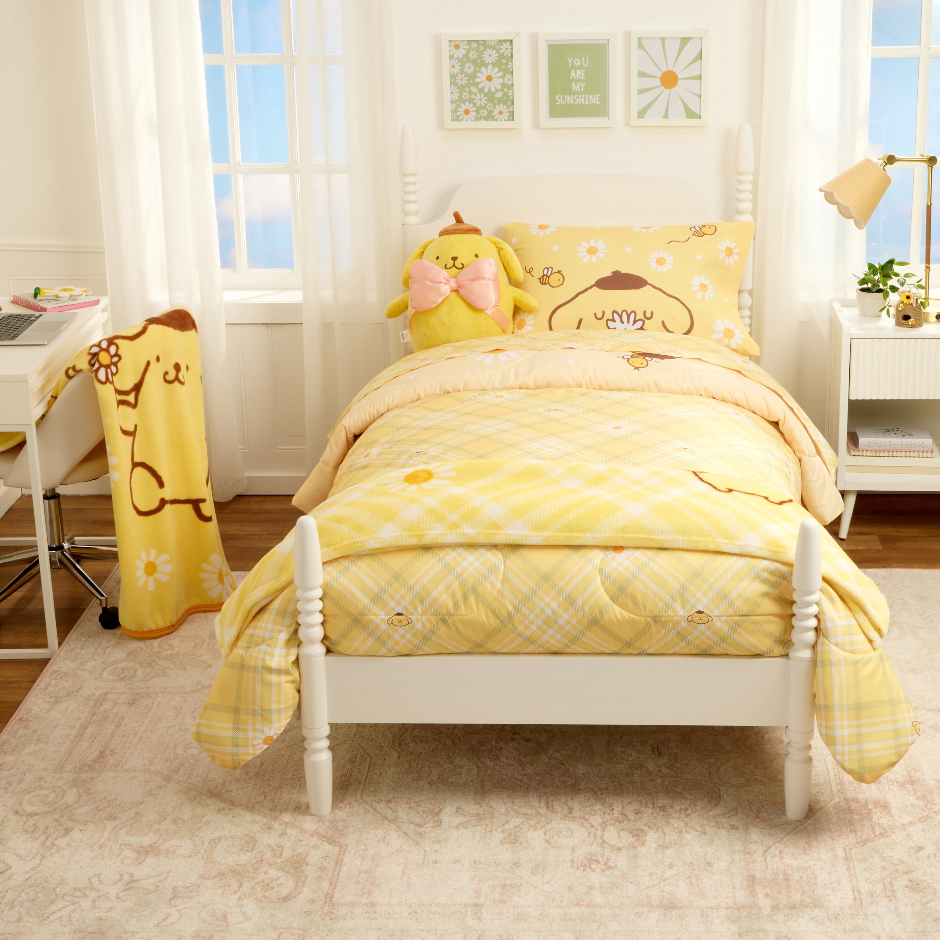 Pompompurin 2 Piece Yellow Reversible Comforter and Pillowcase set, Twin/full, Sanrio