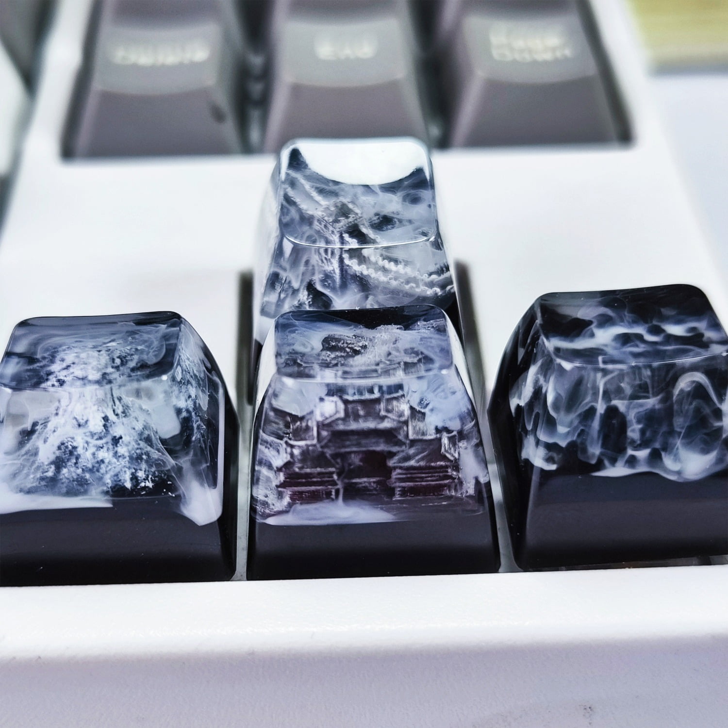 Artisan Resin Keycaps for Mechanical Keyboard,Ink Painting Style with Great Wall & Pavilion Design, Translucent Glow Keycaps