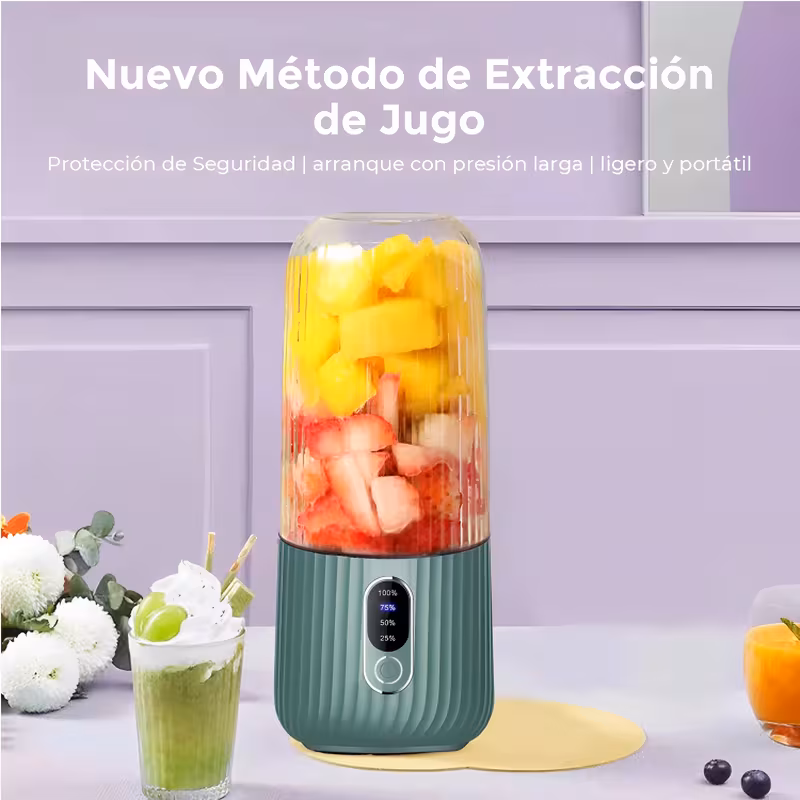 thumbnail image 1 of Este Mini Licuadora Portátil USB Verde es Perfecta para Hacer Batidos, Jugos, Milkshakes y Otras Bebidas., 1 of 1