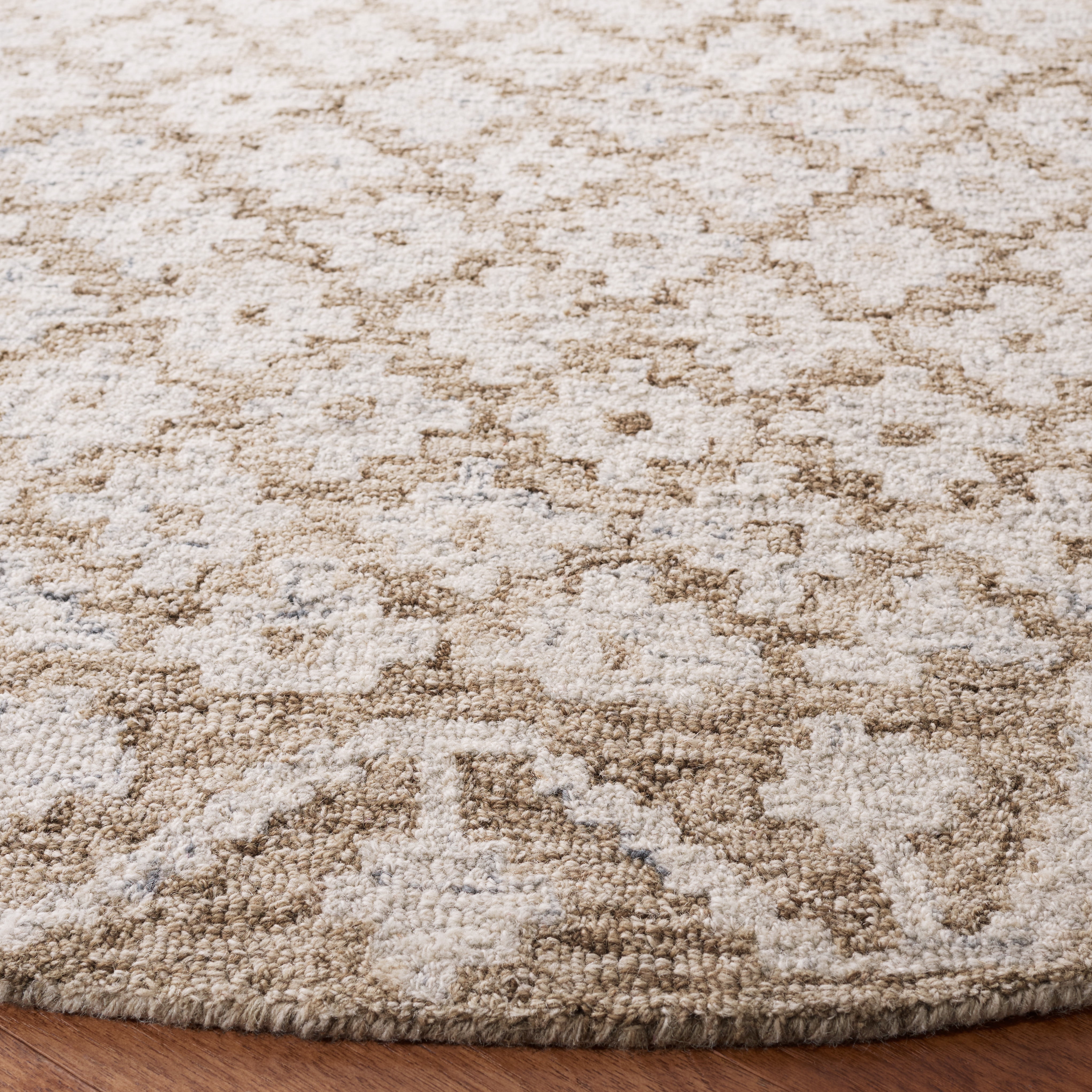 Safavieh Metro Frigg Floral Area Rug, Beige/Sage, 8' x 8' Round