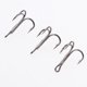 thumbnail image 3 of 20x Treble Hook Jig Barb Fishhook Set Ganchos De Pesca Triple Púas De Agua Dulce Sharp Hooks Kit De Pesca De Acero Al Carbono Tipo 2 Soledad Ganchos de pesca de púas, 3 of 8