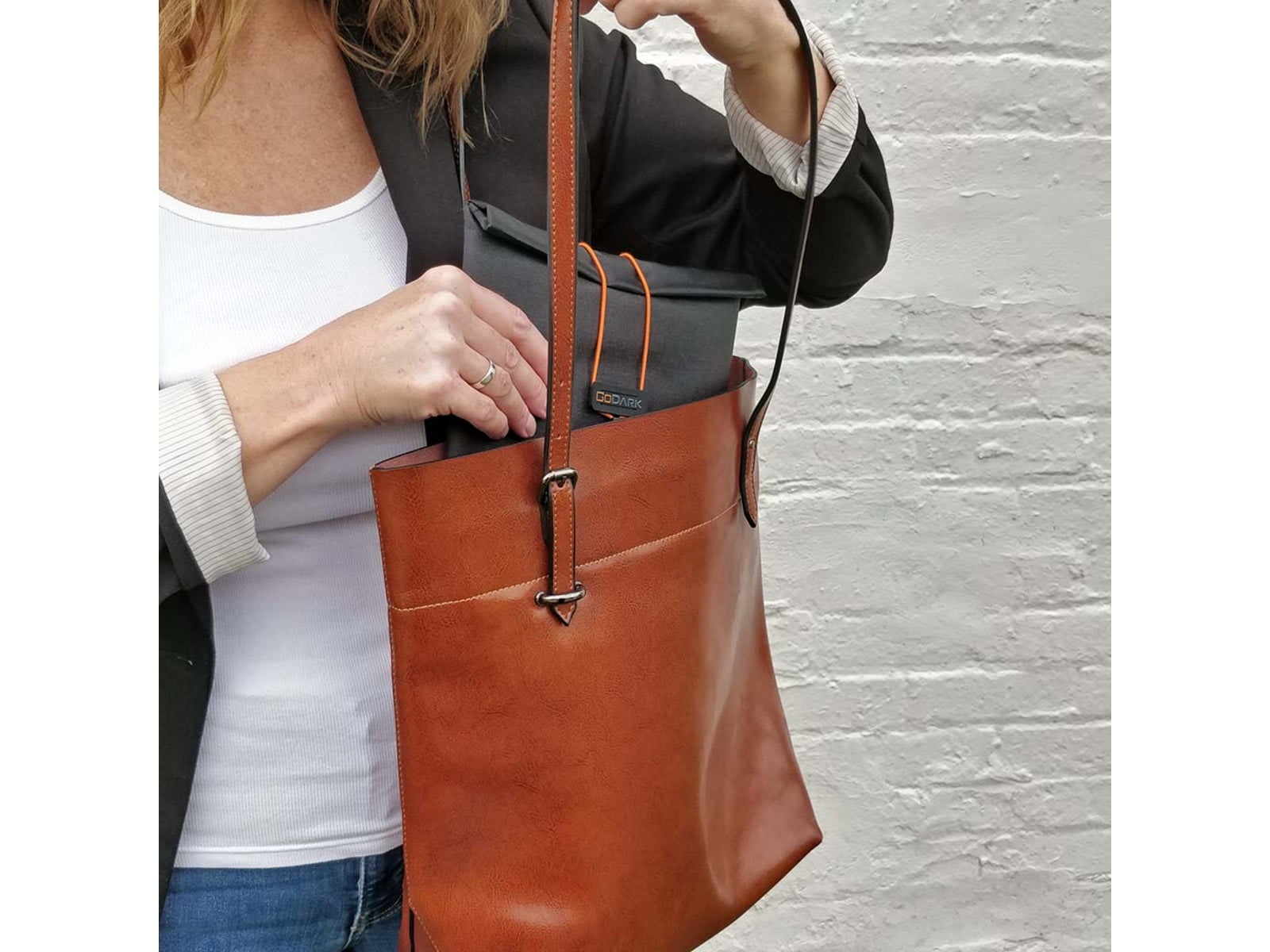 GoDark Faraday Bag for Tablets, Charcoal