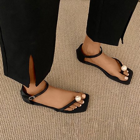 

qILAKOG Womens Flat Sandals Comfortable Gladiator Sandals for Women Dressy Summer Backless Flip Flops Casual Bohemian Beach Thong Sandals Shoes 7&Black