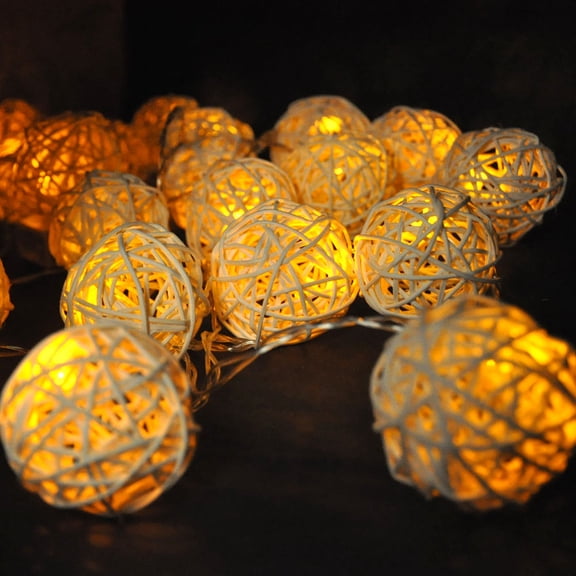 GOOHOCHY 2 .5M Fairy Lights Battery LED Shop Decorations Club