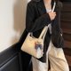 thumbnail image 4 of Bolso de mano tipo cesta de verduras para mujer, de alta gama, sencillo y versátil, con textura, para ir al trabajo, tipo mensajero, estilo 2025, 4 of 5